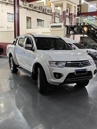 MITSUBISHI L200 TRITON 3.2 HPE 4X4 CD 16V TURBO INTERCOOLER DIESEL 4P AUTOMÁTICO
